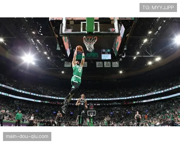 观点:年轻球队的学费——季后赛经验不足导致关键回合转换防守沟通失效 观点:年轻球队的学费——季后赛经验不足导致关键回合转换防守沟通失效